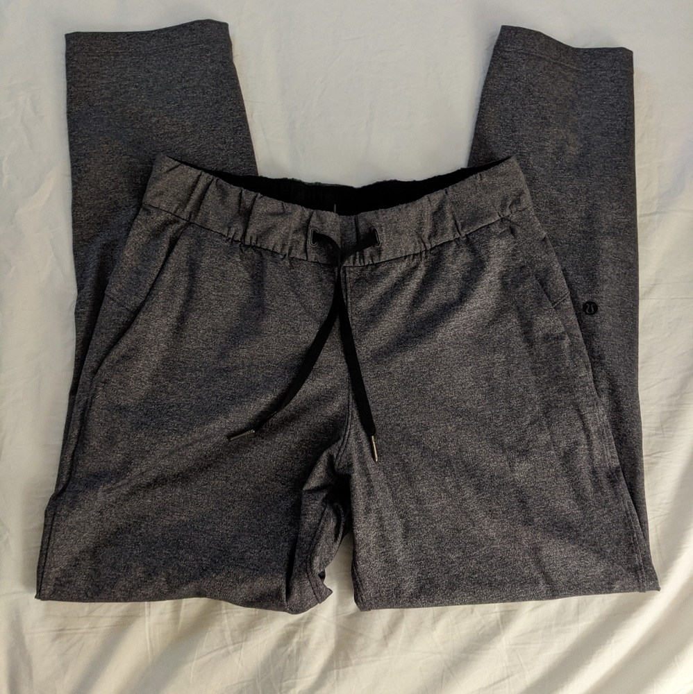 Lululemon On the Fly 7/8 Pant 27" in heather black size 6